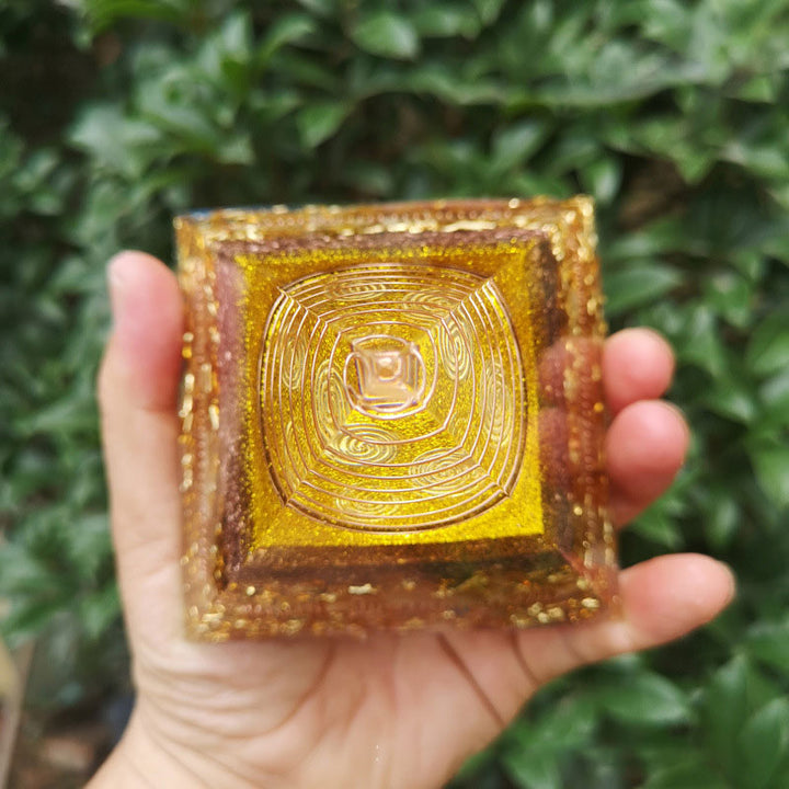 Piramide di orgone di cristallo trasparente Olivenorma 