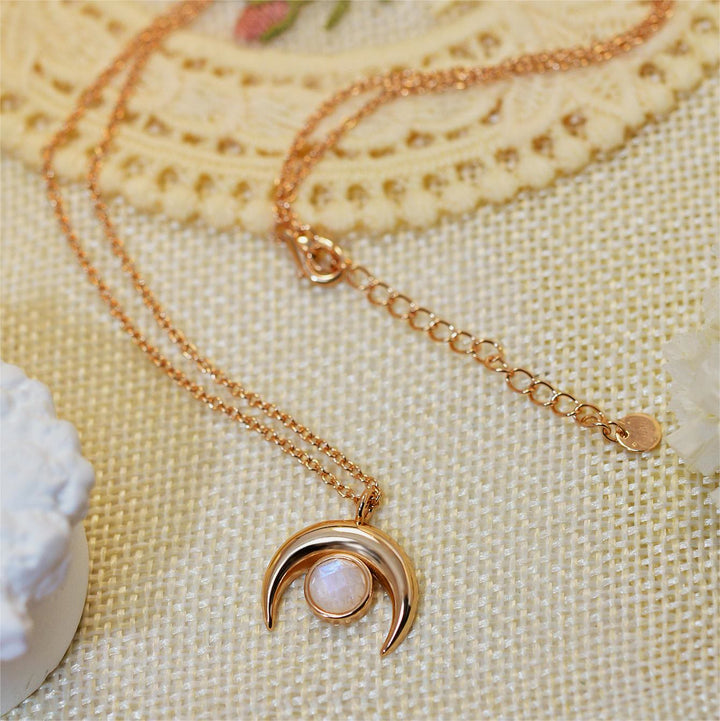 Collana con ciondolo a forma di luna in pietra di luna naturale Olivenorma