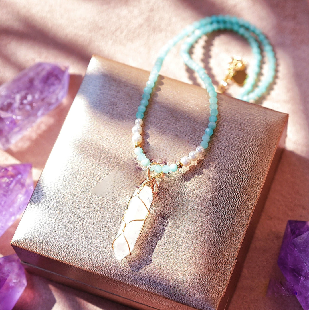 Collana con pendolo a colonna in cristallo di pietra grezza naturale Olivenorma 