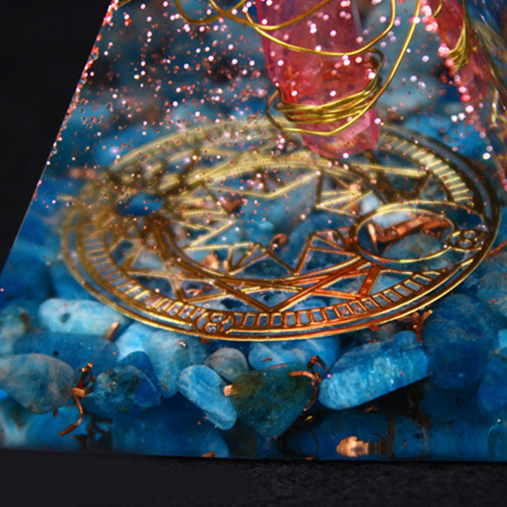 Piramide di Orgone in Quarzo Rosso Olivenorma con Lapislazzuli 
