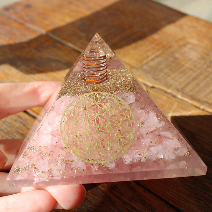 Olivenorma Cristallo trasparente con piramide di orgone in quarzo rosa