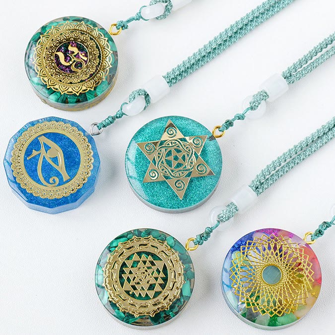 Collana di cristallo naturale di orgone Olivenorma
