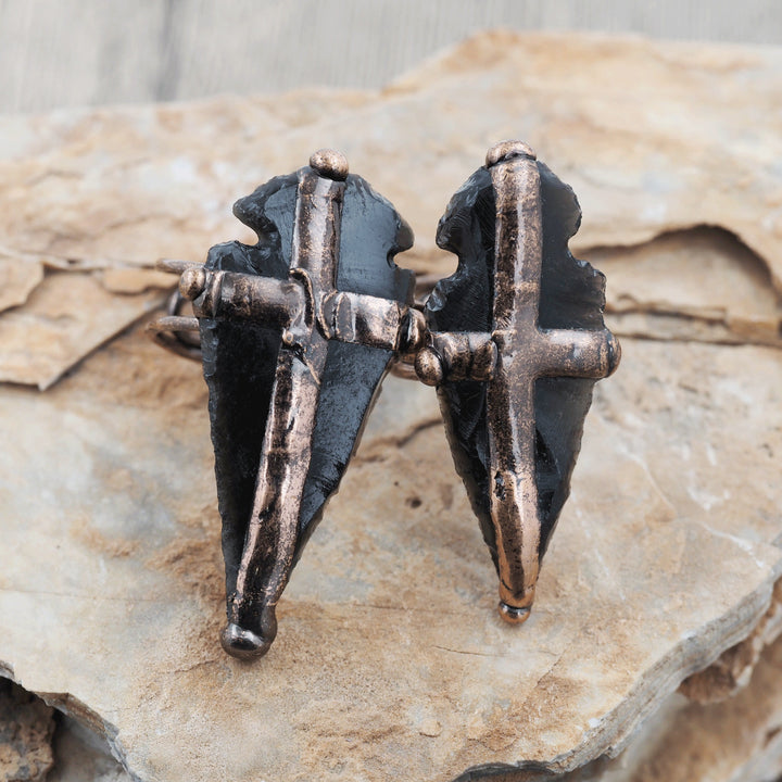 Anello a forma di croce con scudo in ossidiana naturale Olivenorma
