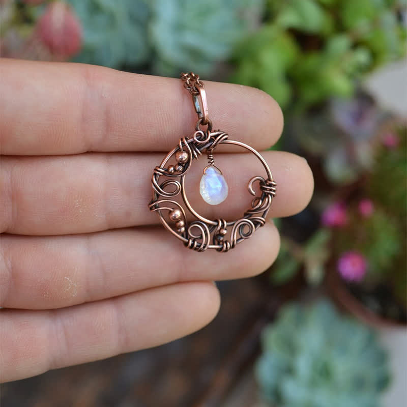 Collana con mezzaluna in pietra di luna creativa della Boemia Olivenorma