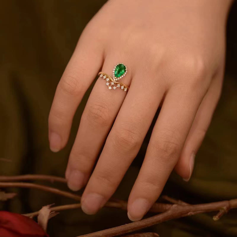 Olivenorma Anello con smeraldo delicato e zircone 