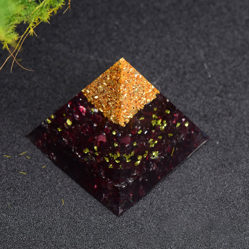 Granuli di metallo di granato Olivenorma Albero della vita Piramide di orgone 