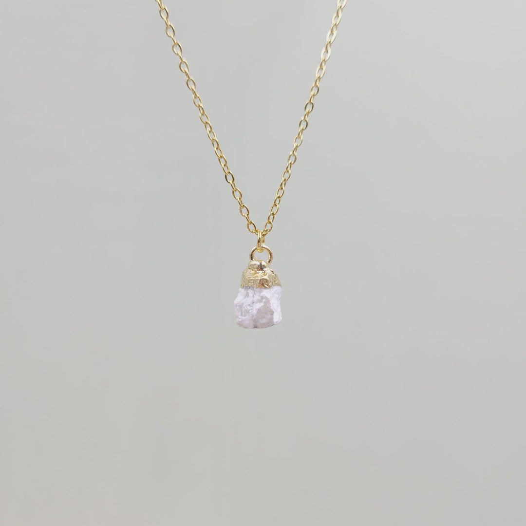 Collana con pietra preziosa grezza di cristallo irregolare Olivenorma 