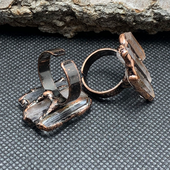 Anello regolabile con combinazione tripla irregolare in quarzo ialino naturale Olivenorma