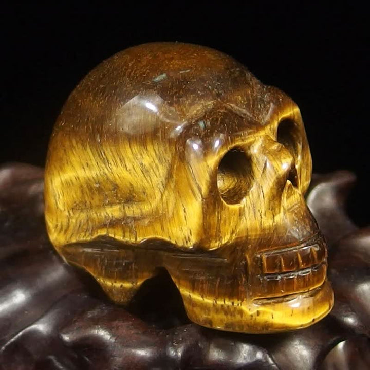 Decorazione di Halloween con teschio di cristallo e occhi di tigre Olivenorma