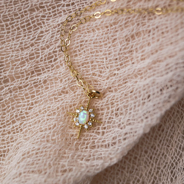 Collana con stella delicata Northstar in zircone bianco opale Olivenorma