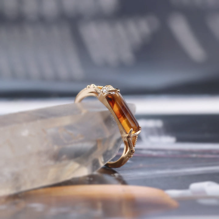 Collana con ciondolo ad anello in ambra artificiale Olivenorma 