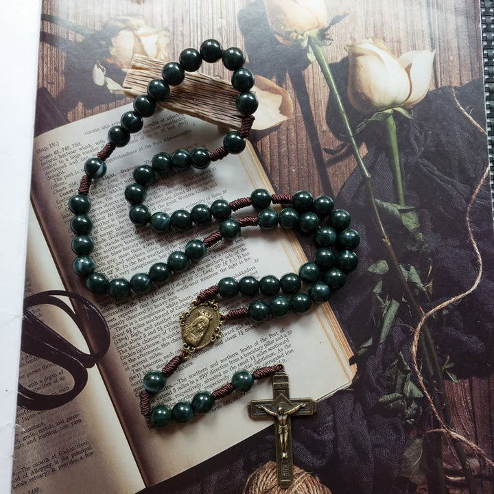 Collana con ciondolo a croce con medaglia sacra in agata muschiata Olivenorma