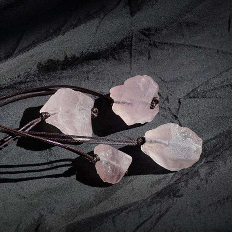 Collana con pietra preziosa di quarzo rosa naturale