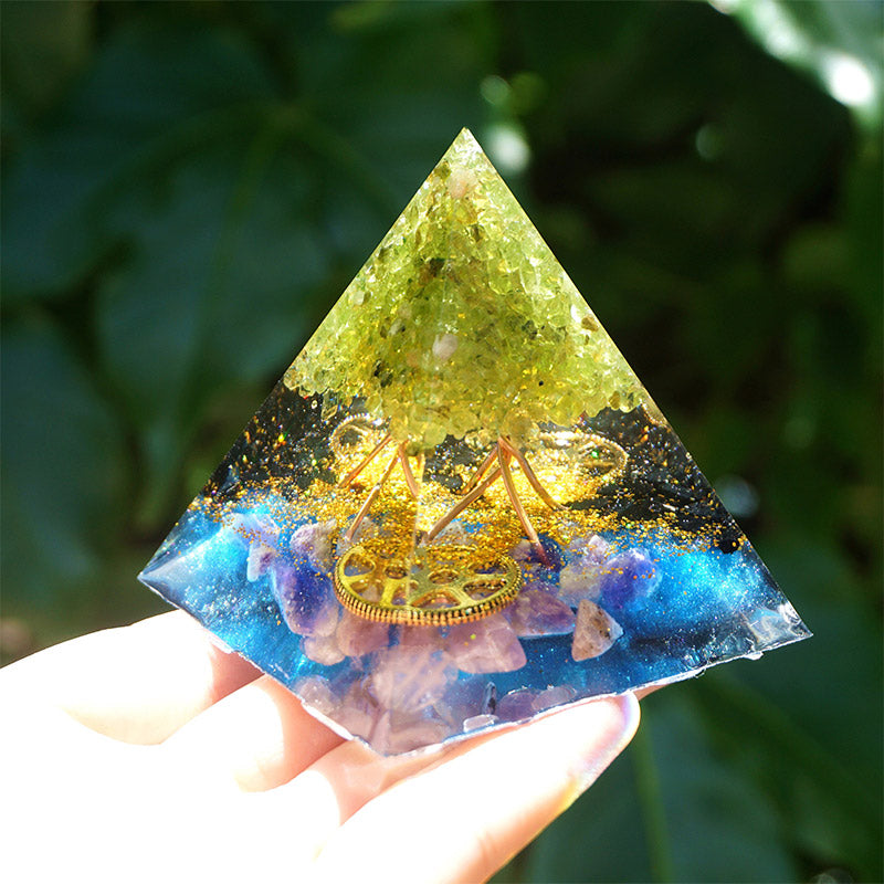 Olivenorma Peridot Ametista Con Piramide Orgonica Di Tormalina Nera