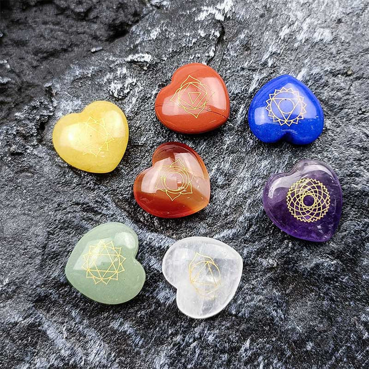 Set di 7 pietre dei chakra a forma di cuore