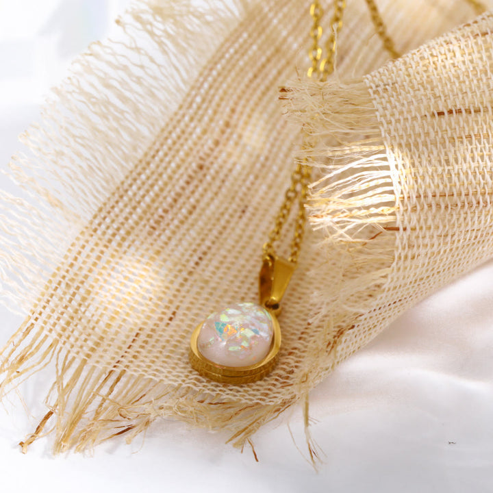 Collana con ciondolo a forma di goccia in opale naturale 18k Olivenorma 