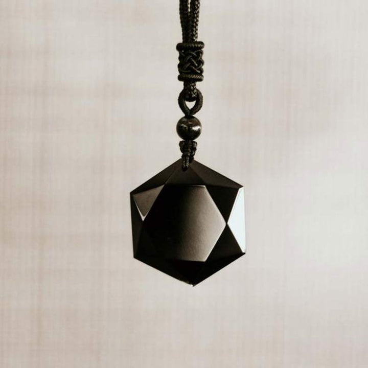 Collana con talismano in ossidiana di alta qualità 