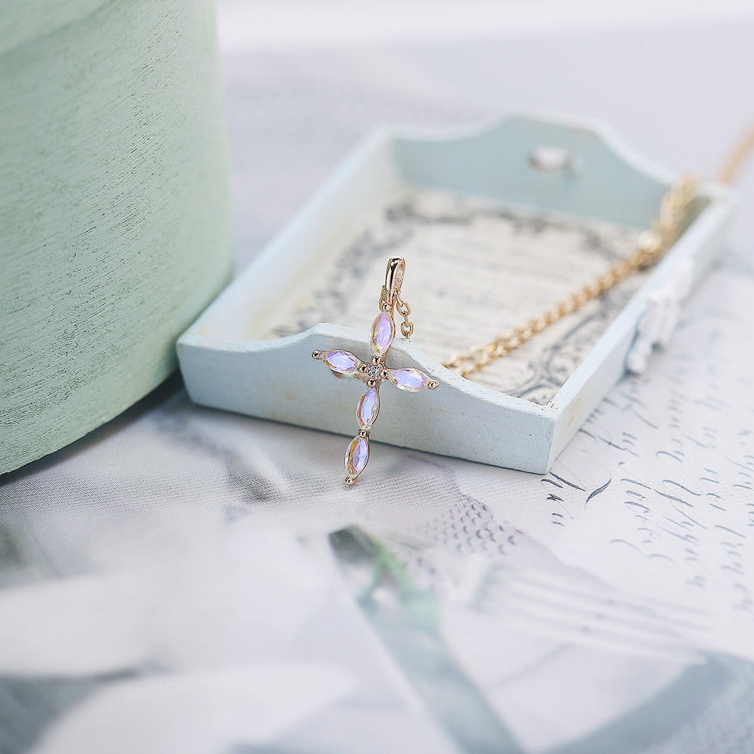 Collana con ciondolo a croce in pietra di luna e opale artificiale Olivenorma