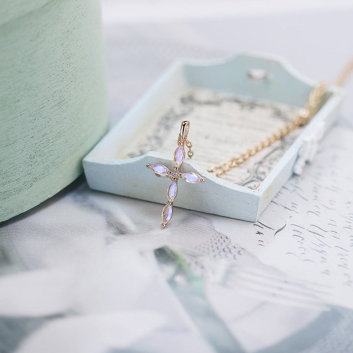 Collana con ciondolo a croce in pietra di luna e opale artificiale Olivenorma