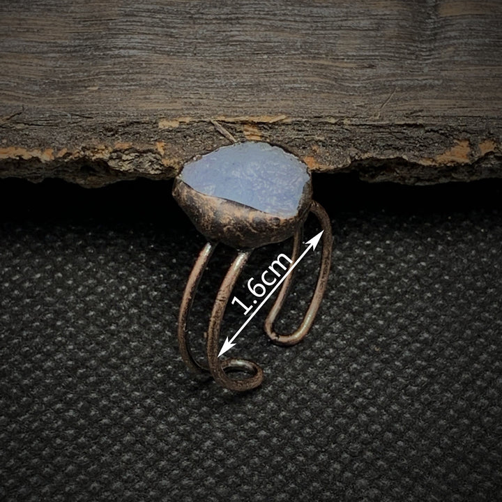 Anello regolabile Olivenorma con dodici pietre portafortuna in pietra grezza irregolare naturale 
