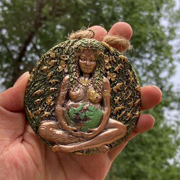 Olivenorma Statua della Dea Gaia Pendente Decorazioni in Resina Decorazione da Parete