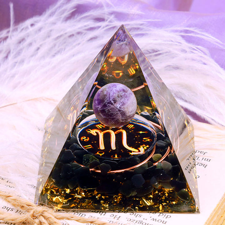 Sfera di ametista Olivenorma con piramide di orgone dello zodiaco Scorpione in ossidiana 