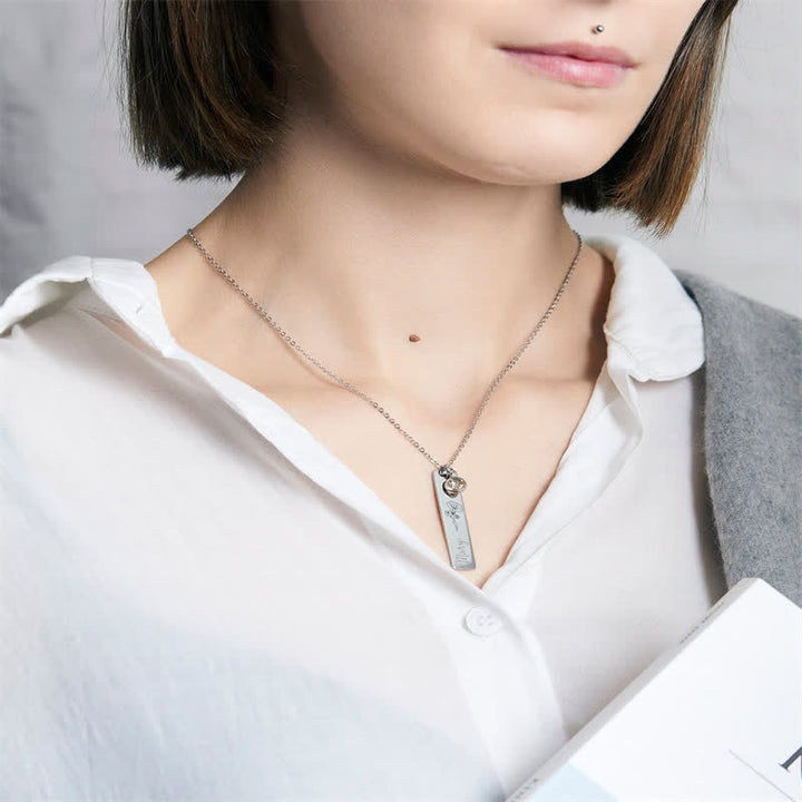 Olivenorma Collana personalizzata con fiore di nascita e pietra portafortuna con nome