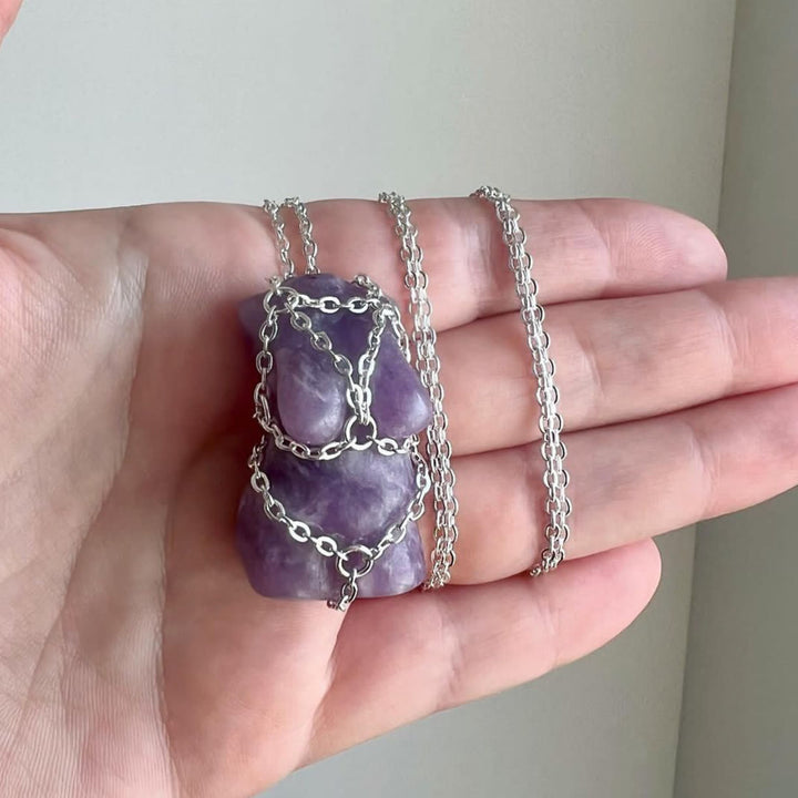 Collana con ciondolo in pietra grezza di cristallo Olivenorma e rete metallica in pietra 