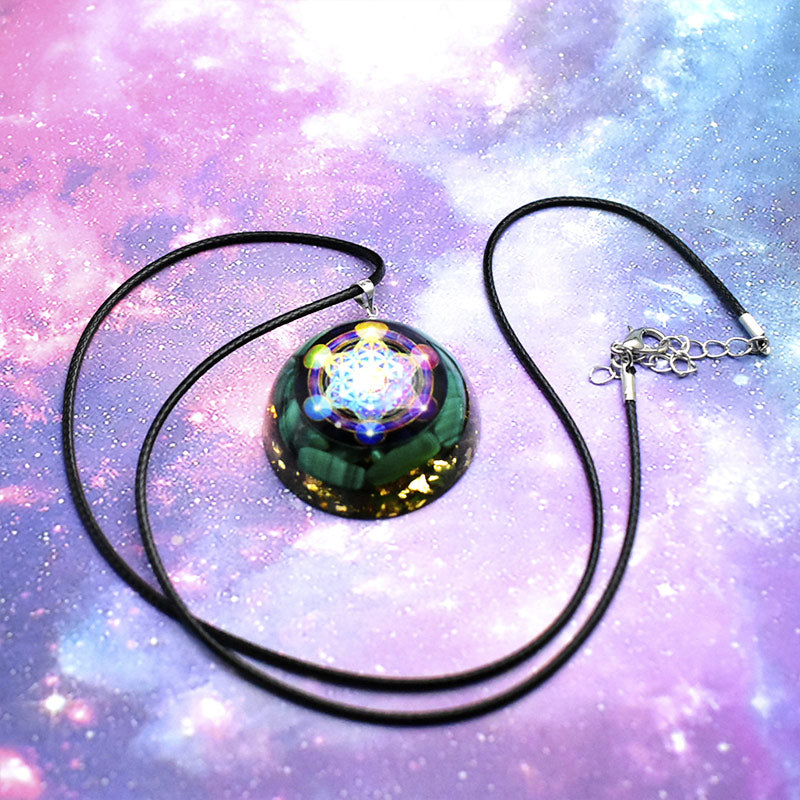Collana con ciondolo cubo di Metatron in malachite naturale Olivenorma