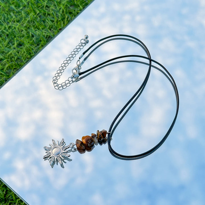 Collana in filo di cera di pelle con nappa a farfalla in pietra naturale Olivenorma
