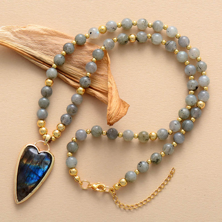 Collana con ciondolo a forma di cuore lungo in labradorite Olivenorma