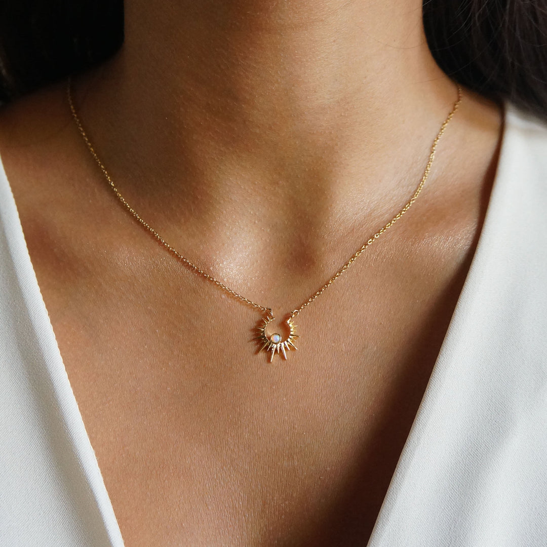 Collana con clavicola a raggi di sole in opalite naturale Olivenorma
