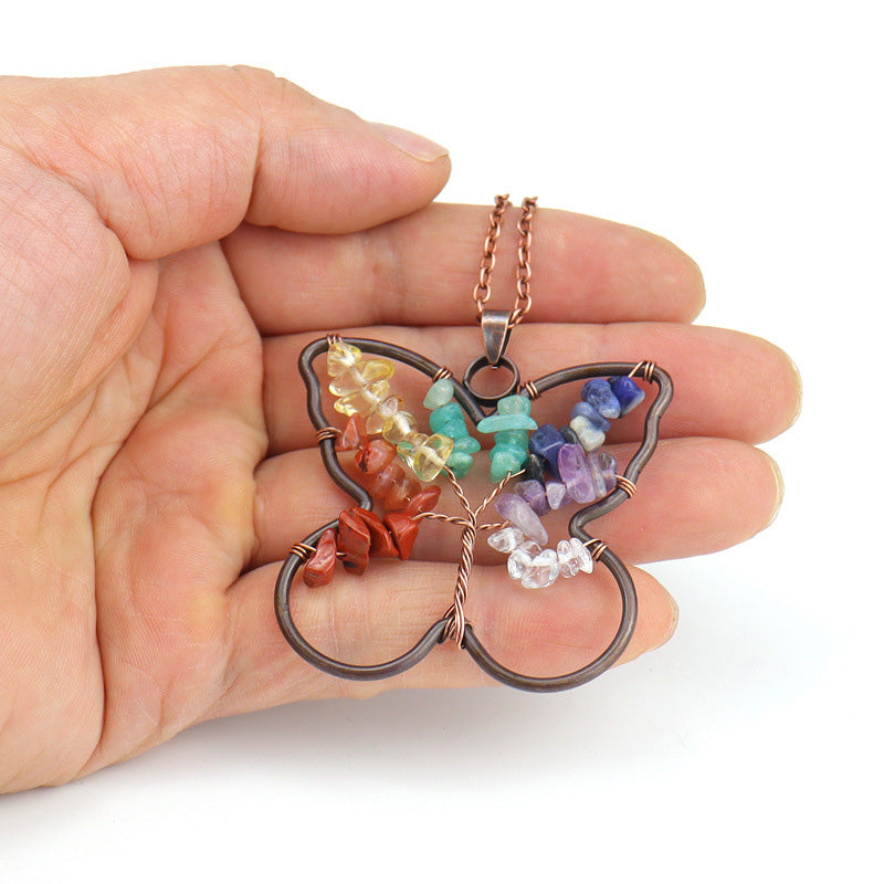 Collana di guarigione a forma di farfalla dei chakra