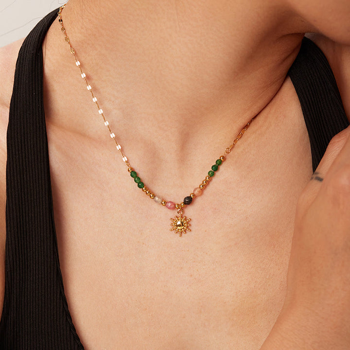 Collana con ciondolo in pietra del sole con labradorite e smeraldo Olivenorma