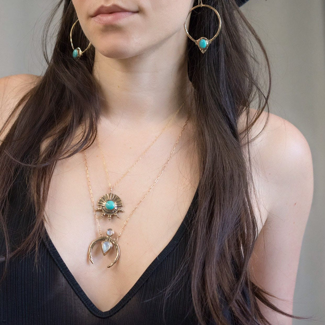 Collana Olivenorma con mezzaluna in oro e pietra di luna