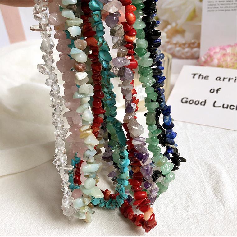 Collana con pietra di cristallo lucidata di forma irregolare Olivenorma