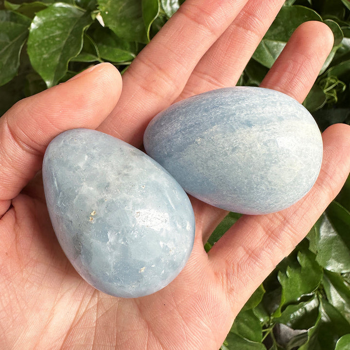 Olivenorma Uovo di cristallo a forma di uovo blu acquamarina lucidato 