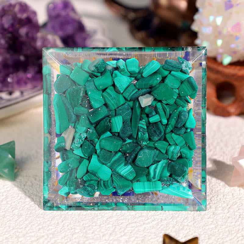 Olivenorma Lapislazzuli Malachite Occhio di Horus Piramide di Orgone