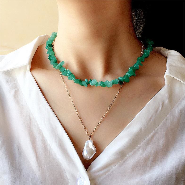 Collana con pietra di cristallo lucidata di forma irregolare Olivenorma
