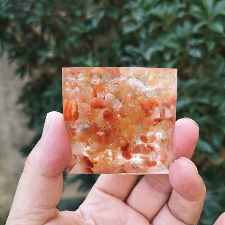 Olivenorma Sun Stone Peridot Albero della vita Orgone Pyramid