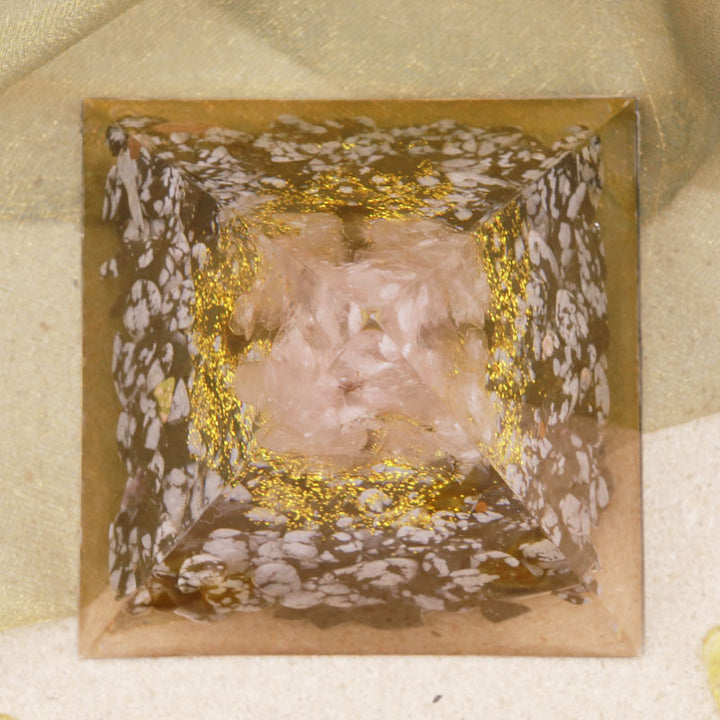 Piramide di orgone in quarzo rosa Olivenorma con ossidiana fiocco di neve 