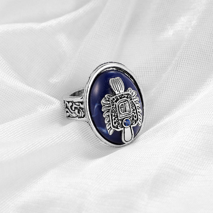 Anello con intaglio punk in lapislazzuli 