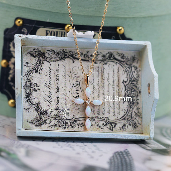Collana con ciondolo a croce in pietra di luna e opale artificiale Olivenorma