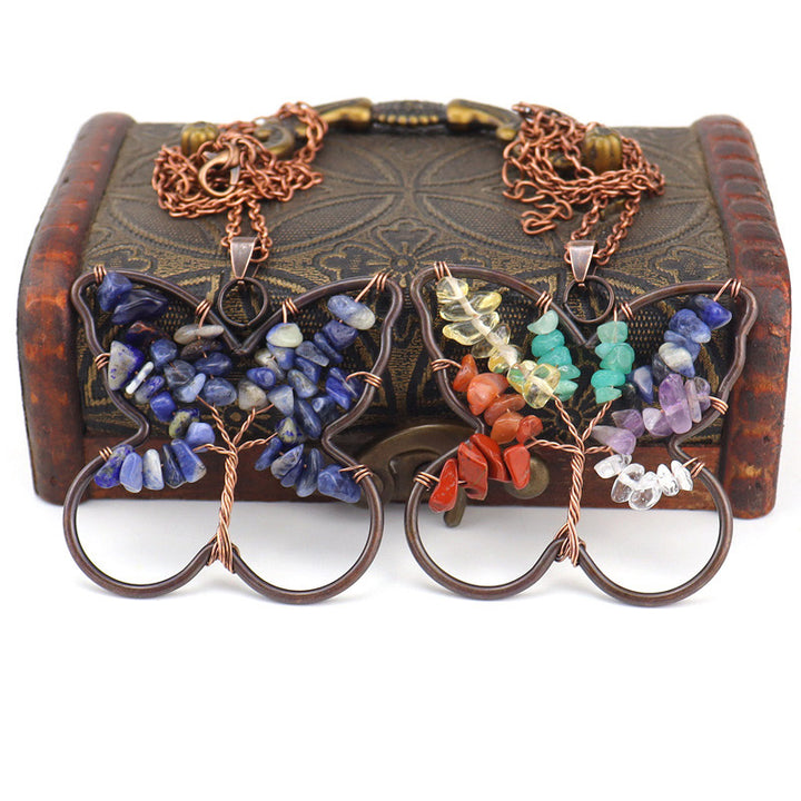 Collana di guarigione a forma di farfalla dei chakra