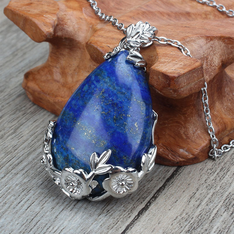 Collana con goccia d'acqua in pietra naturale e prugna