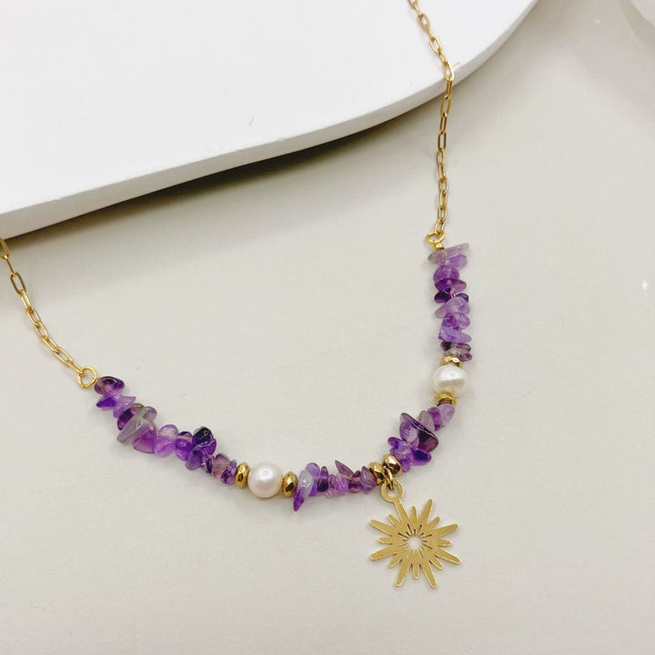 Collana con ciondolo a forma di stella a 16 punte con perle di ametista irregolari Olivenorma