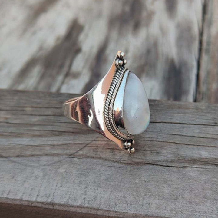 Anello retrò in pietra di luna Olivenorma