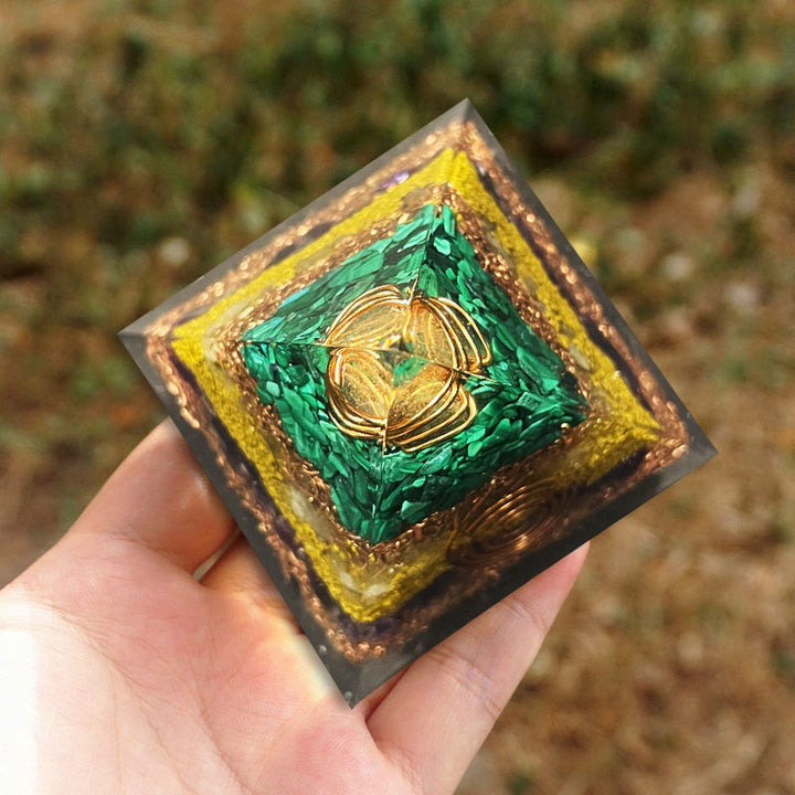 Olivenorma Malachite Citrino Con Piramide Orgonica Ametista