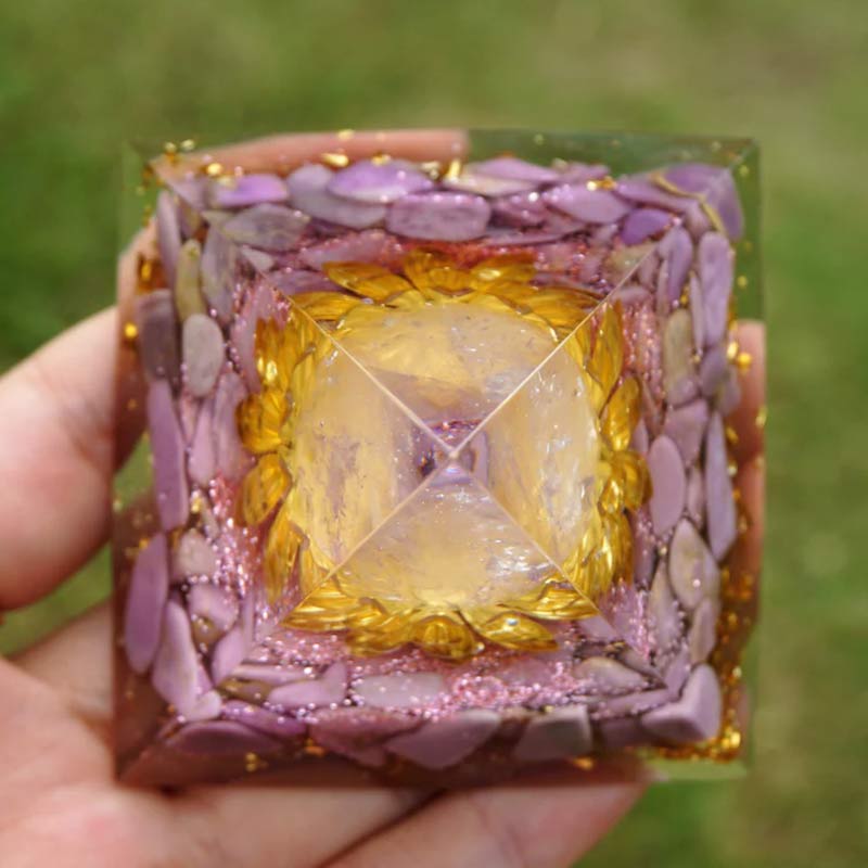 Piramide di orgone curativa Olivenorma Lepidolite con quarzo rosa