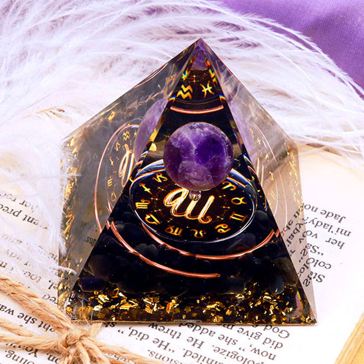 Sfera di ametista Olivenorma con piramide di orgone dello zodiaco Vergine in ossidiana